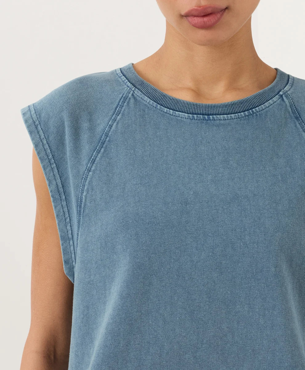 weekends raglan muscle tee