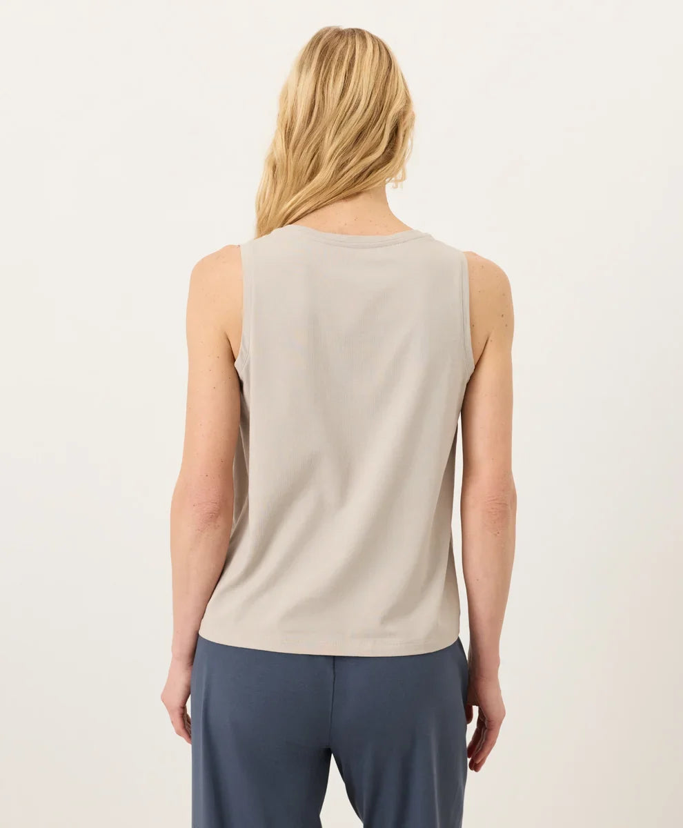 luxe essential scoop neck tank