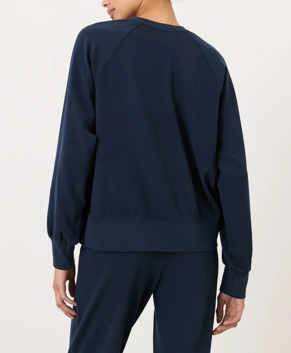 cloudknit raglan crew