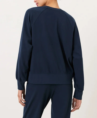 cloudknit raglan crew