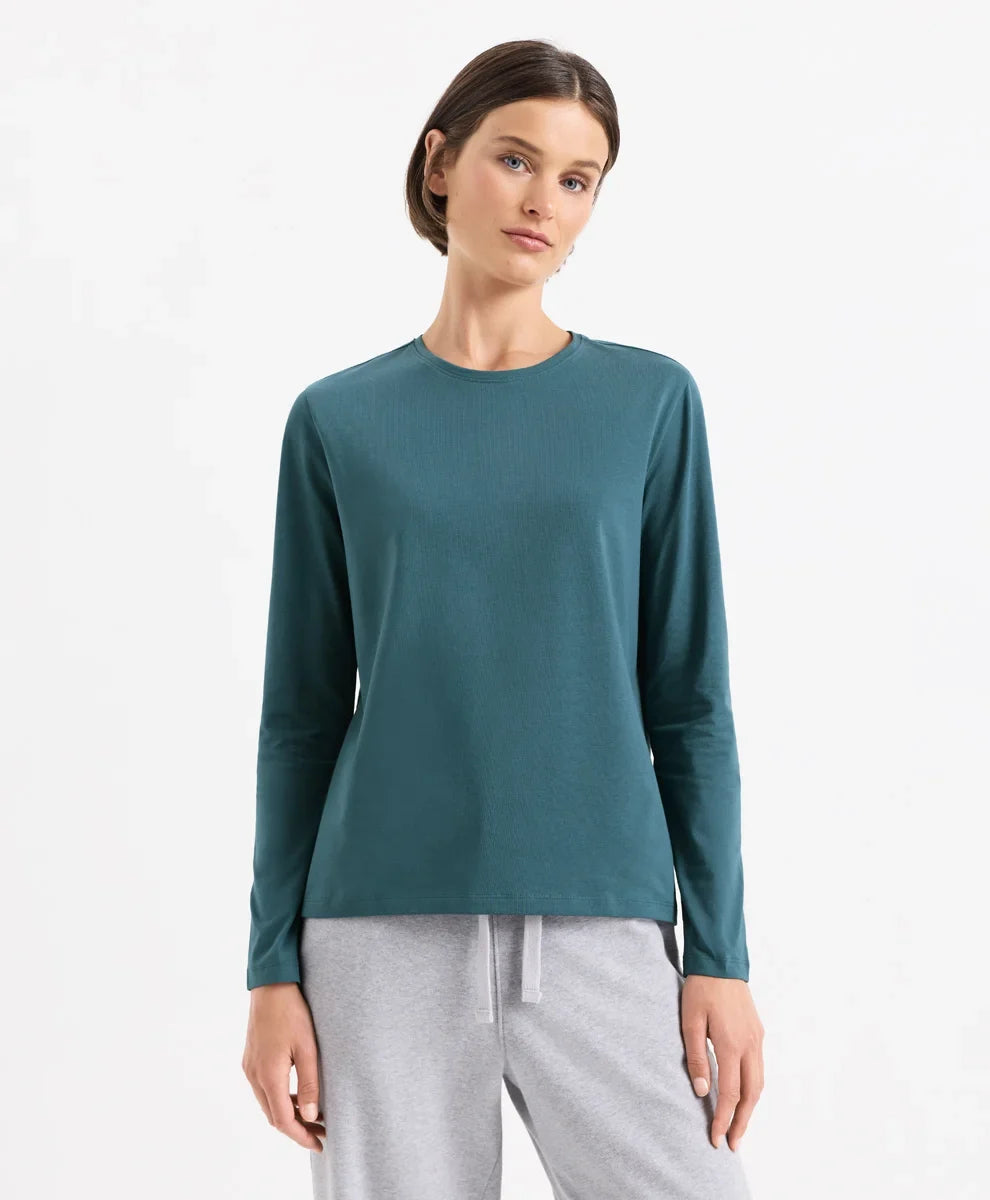 luxe essential crewneck long sleeve tee