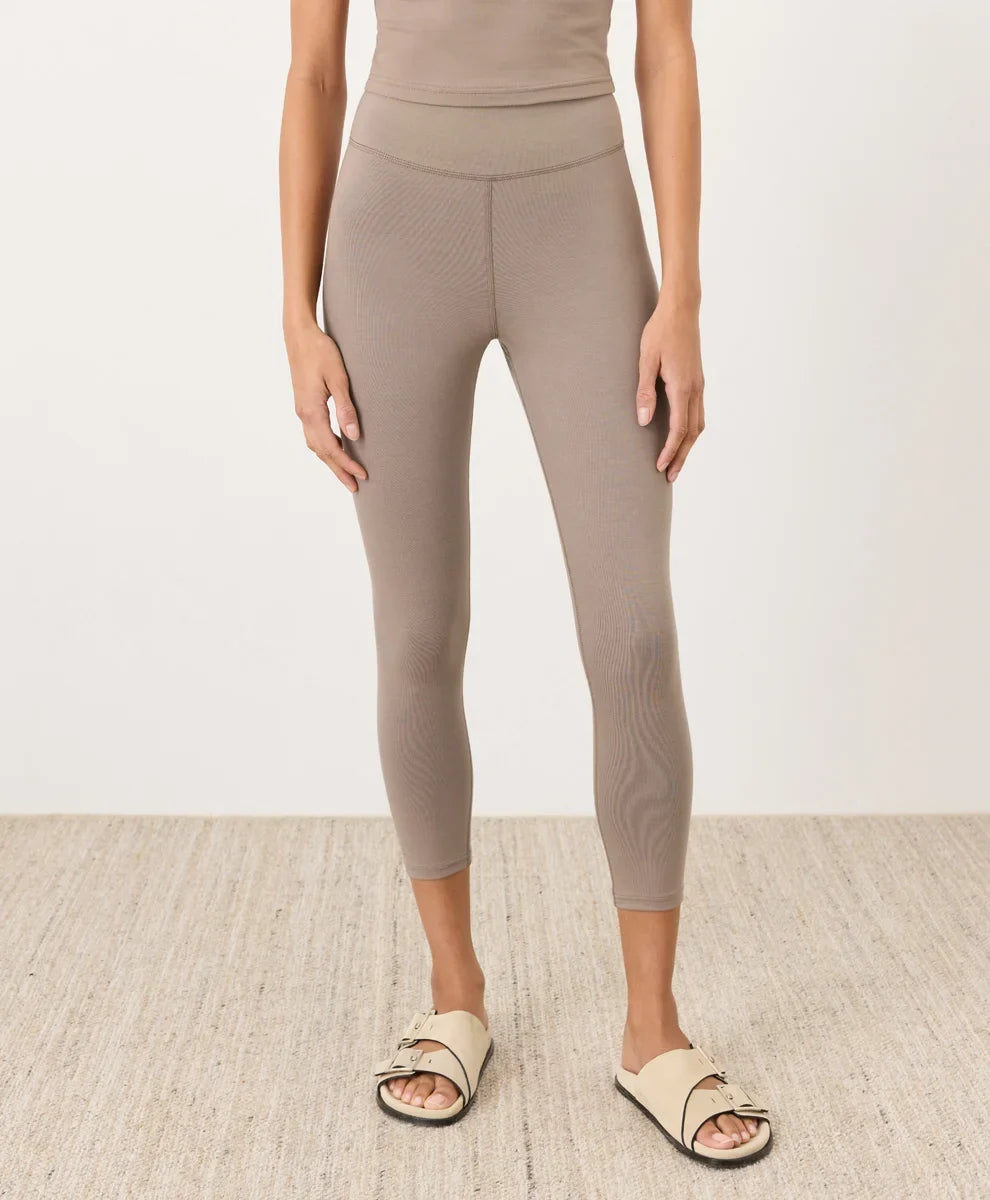 on the go-to cropped legging