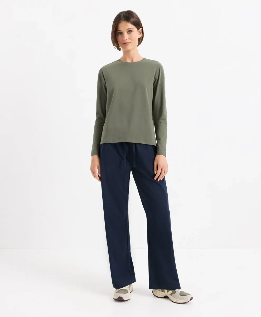 luxe essential crewneck long sleeve tee