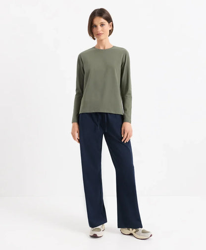 luxe essential crewneck long sleeve tee