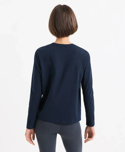 luxe essential crewneck long sleeve tee
