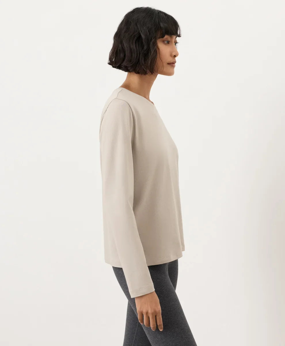 luxe essential crewneck long sleeve tee