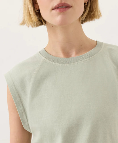 weekends raglan muscle tee