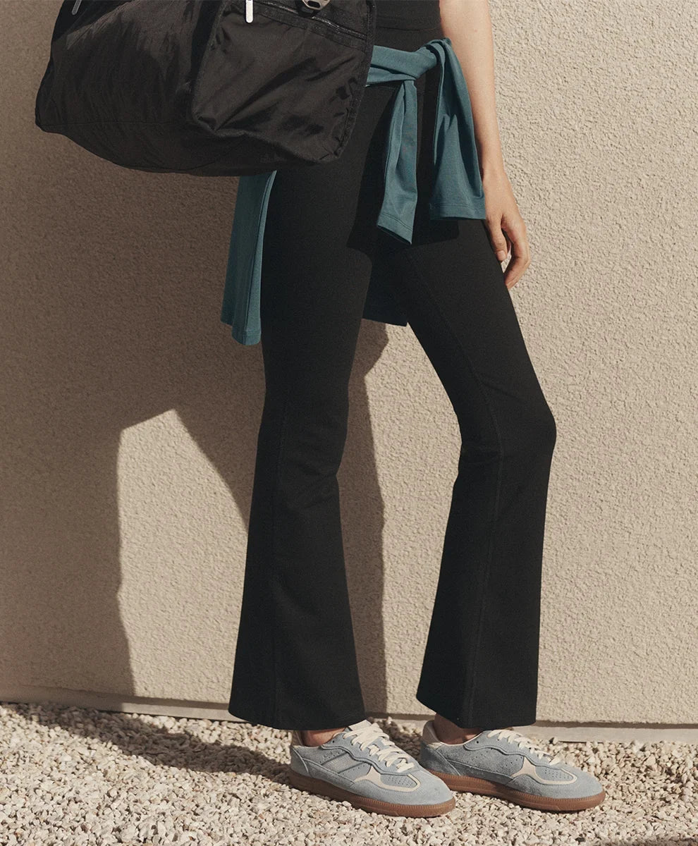 on the go-to contour bootcut legging