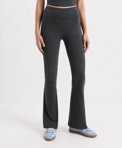 on the go-to contour bootcut legging