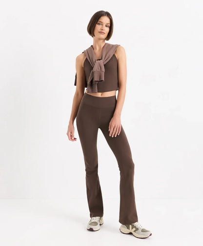 on the go-to contour bootcut legging