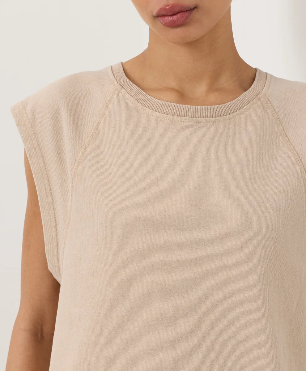 weekends raglan muscle tee