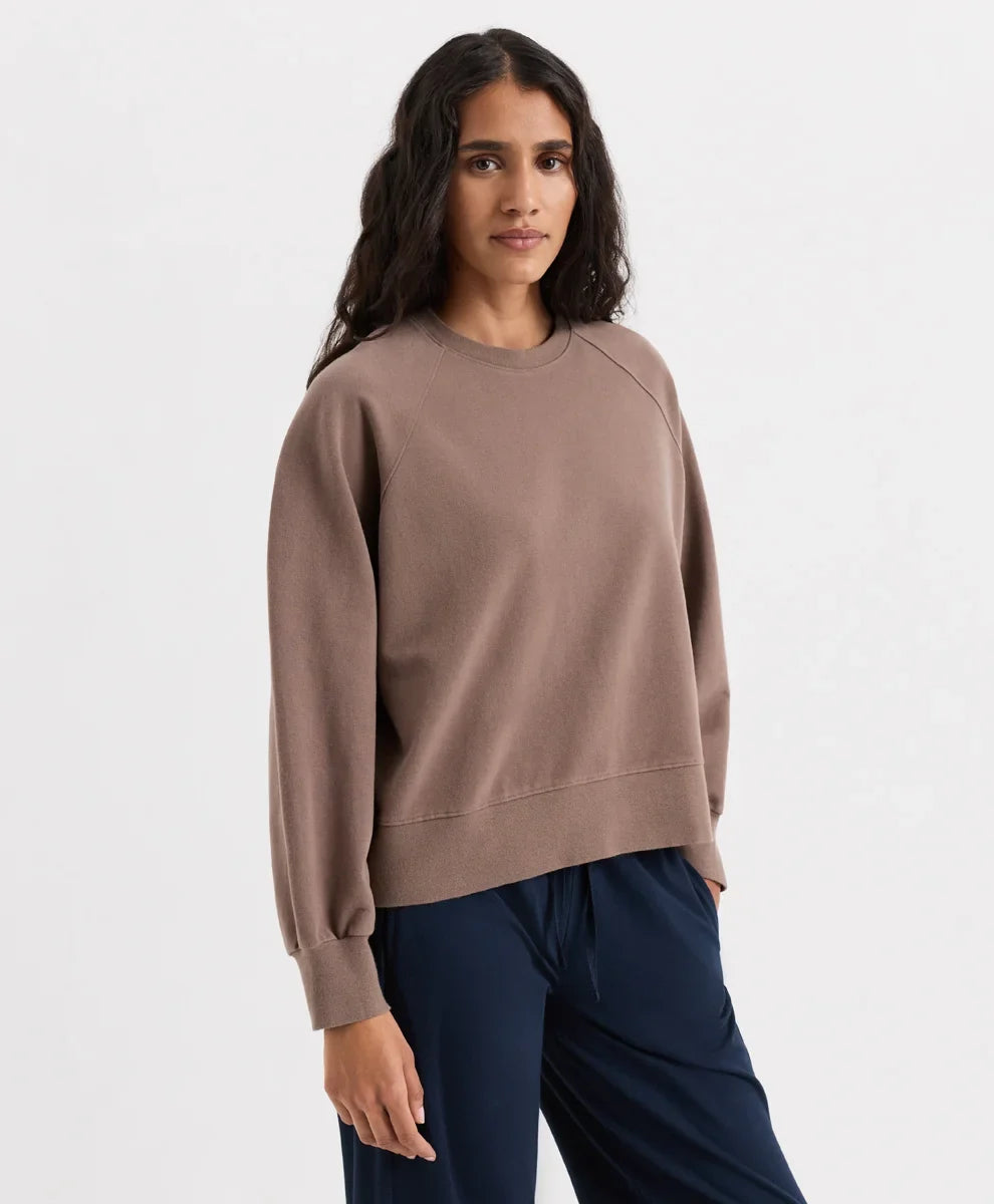 cloudknit raglan crew