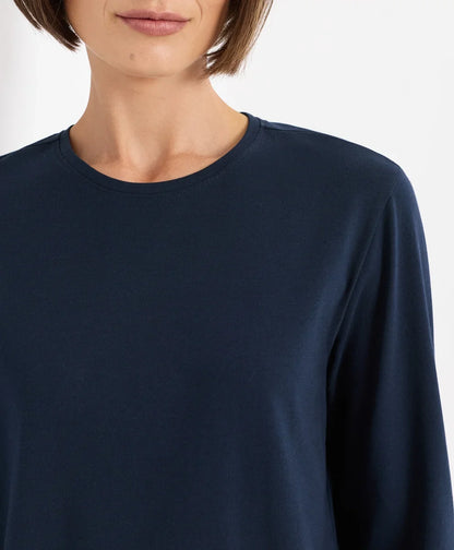 luxe essential crewneck long sleeve tee